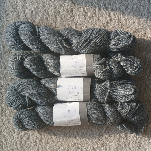 Tuku Wool Sock Yarn in Cool Gray-Blue NWT - Picture 3 of 5